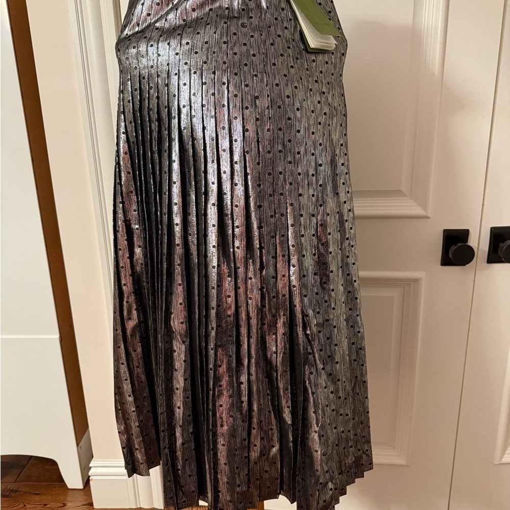 Gucci Metallic Silver Pleated Skirt Size 44 NWT
